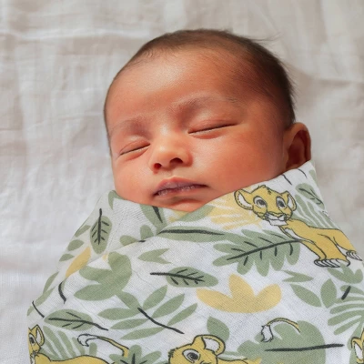 Disney Lion King Simba 100% Cotton Muslin Swaddles With Plush Rattle - 2pk 6 Disney Lion King Simba 100% Cotton Muslin Swaddles With Plush Rattle - 2pk - Image 6